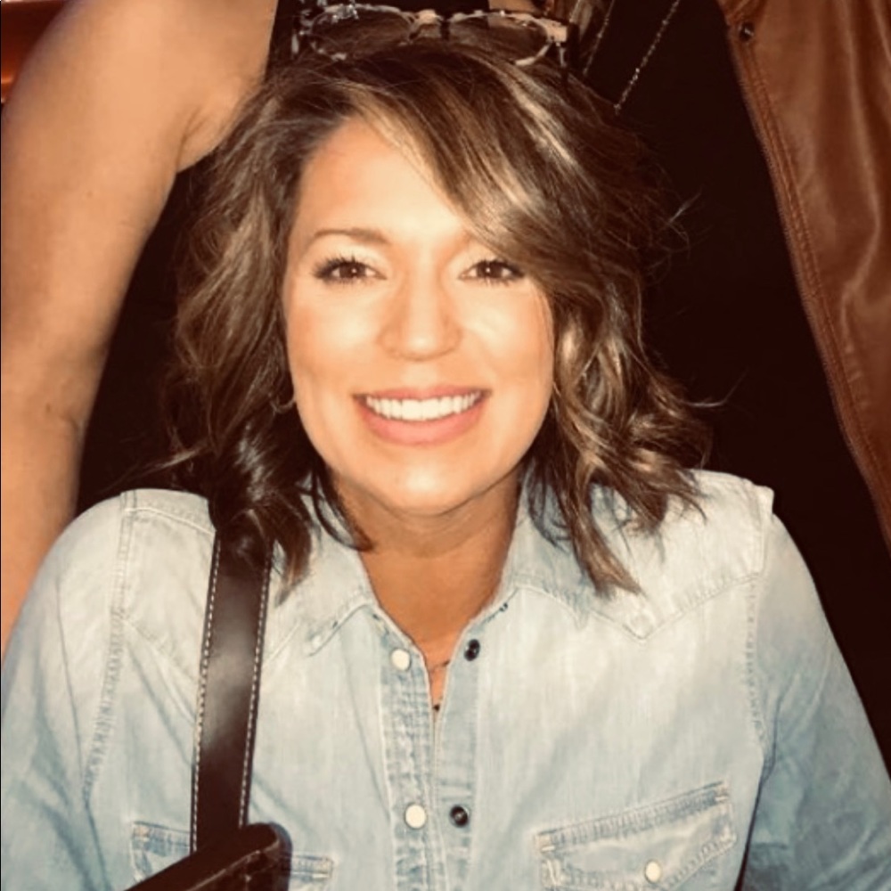 Meet your Posher, Jennifer